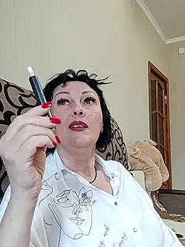 Snapshot of HelgaDennis chatting on July 23, 2026, 6:33 am HelgaDennis online show from July 23, 2026, 6:33 am