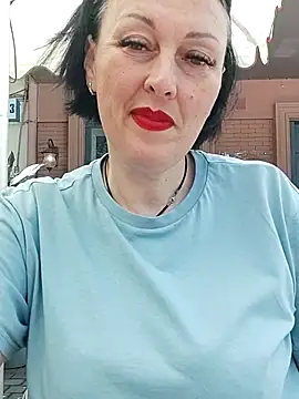 Snapshot of HelgaDennis chatting on August 3, 2026, 8:35 am HelgaDennis online show from August 3, 2026, 8:35 am