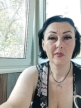 Snapshot of HelgaDennis chatting on August 4, 2026, 12:52 pm HelgaDennis online show from August 4, 2026, 12:52 pm