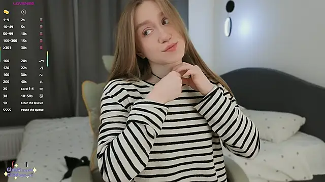 Snapshot of mowalova chatting on March 27, 2026, 7:57 pm mowalova online show from March 27, 2026, 7:57 pm