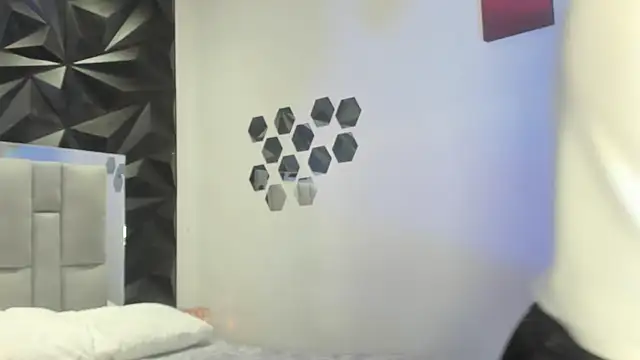 Snapshot of RabbitFox_ chatting on March 23, 2026, 1:04 pm RabbitFox online show from March 23, 2026, 1:04 pm