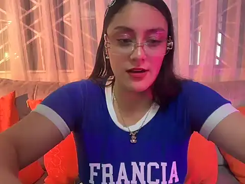 Snapshot of CristalZafiro chatting on July 14, 2026, 2:12 pm CristalZafiro online show from July 14, 2026, 2:12 pm