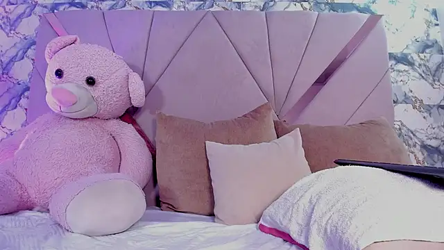 Snapshot of mia_rouxx1 chatting on July 31, 2026, 9:41 am mia rouxx1 online show from July 31, 2026, 9:41 am
