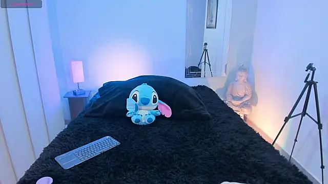 FERNANDAX  online show from April 19, 2026, 4:39 pm