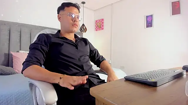 Liam ruse online show from March 21, 2026, 8:12 pm