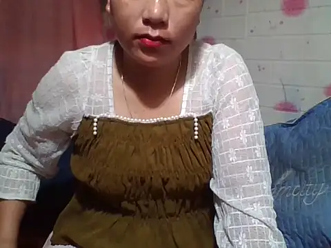 Hena   online show from April 9, 2026, 10:59 pm