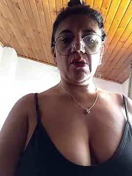 Snapshot of Mielx chatting on April 20, 2026, 3:59 pm Mielx online show from April 20, 2026, 3:59 pm