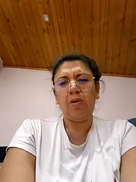 Snapshot of Mielx chatting on April 28, 2026, 2:27 am Mielx online show from April 28, 2026, 2:27 am