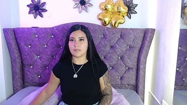 verafox69 online show from March 23, 2026, 1:04 pm