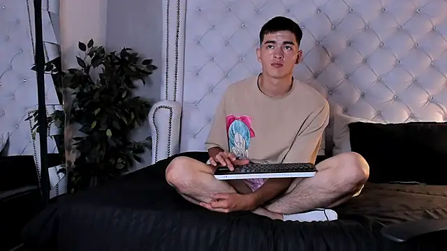 Xander Noir online show from March 30, 2026, 7:26 pm