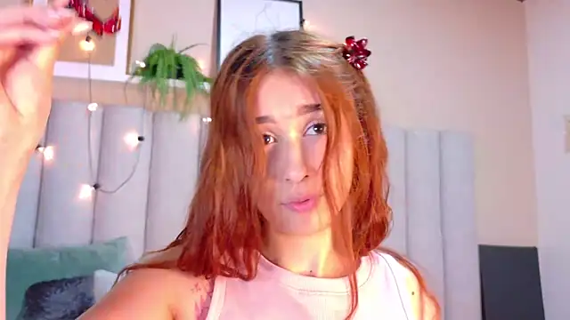 Snapshot of StarrMoon__ chatting on May 15, 2026, 2:51 am StarrMoon online show from May 15, 2026, 2:51 am