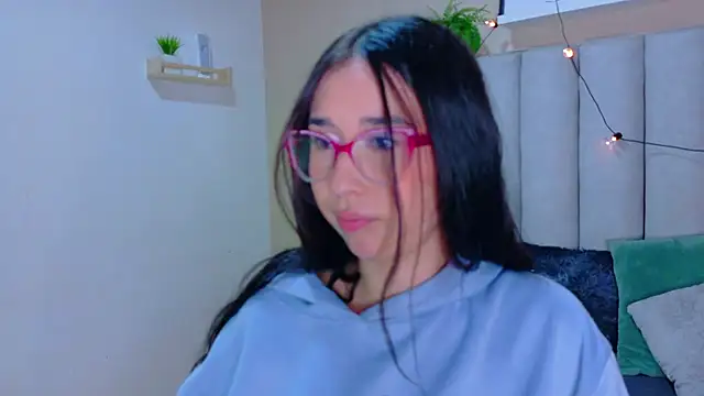 Snapshot of StarrMoon__ chatting on July 24, 2026, 2:42 am StarrMoon online show from July 24, 2026, 2:42 am