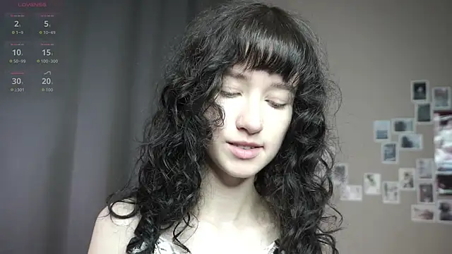 Snapshot of DellaLeck chatting on July 1, 2026, 8:19 pm DellaLeck online show from July 1, 2026, 8:19 pm