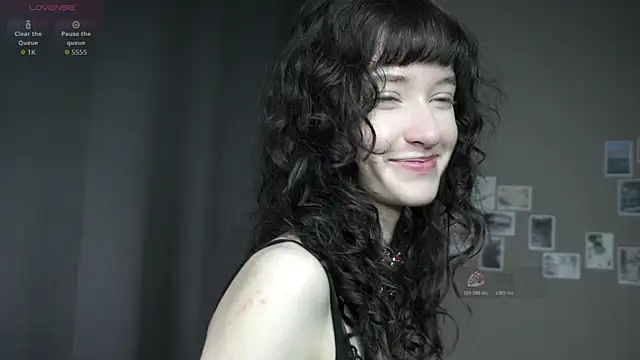 Snapshot of DellaLeck chatting on July 15, 2026, 7:41 pm DellaLeck online show from July 15, 2026, 7:41 pm