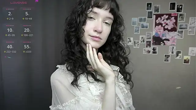 Snapshot of DellaLeck chatting on July 28, 2026, 8:34 pm DellaLeck online show from July 28, 2026, 8:34 pm