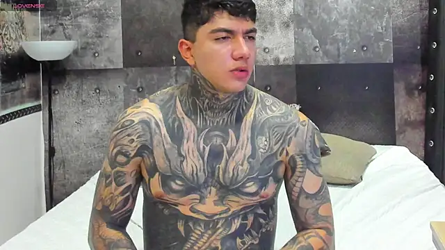 Snapshot of Gury_tattoo chatting on March 30, 2026, 12:17 pm Gury tattoo online show from March 30, 2026, 12:17 pm