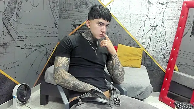 Snapshot of Gury_tattoo chatting on April 11, 2026, 2:43 pm Gury tattoo online show from April 11, 2026, 2:43 pm