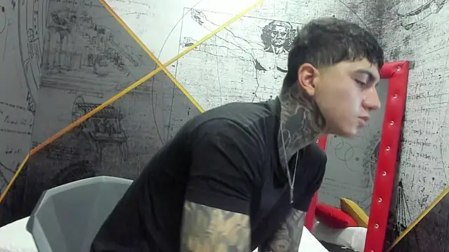 Snapshot of Gury_tattoo chatting on April 14, 2026, 4:35 pm Gury tattoo online show from April 14, 2026, 4:35 pm