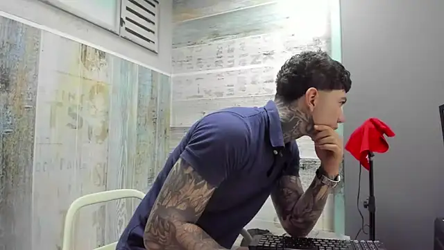 Snapshot of Gury_tattoo chatting on May 5, 2026, 7:11 pm Gury tattoo online show from May 5, 2026, 7:11 pm