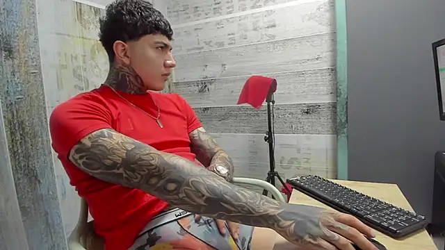 Snapshot of Gury_tattoo chatting on May 9, 2026, 12:32 pm Gury tattoo online show from May 9, 2026, 12:32 pm