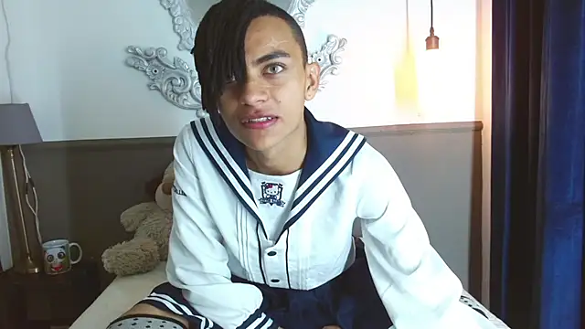 Snapshot of romeo_laurient chatting on March 31, 2026, 8:53 pm romeo laurient online show from March 31, 2026, 8:53 pm