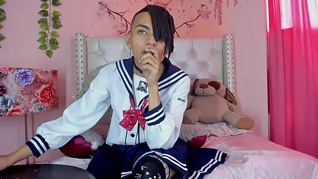 Snapshot of romeo_laurient chatting on April 8, 2026, 8:09 pm romeo laurient online show from April 8, 2026, 8:09 pm