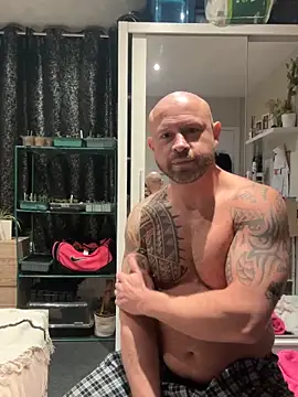 Snapshot of PeachyBlondieandThongman chatting on March 21, 2026, 12:04 am PeachyBlondieandThongman online show from March 21, 2026, 12:04 am
