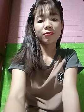 Snapshot of AmyLinee01 chatting on May 18, 2026, 11:16 am AmyLinee01 online show from May 18, 2026, 11:16 am