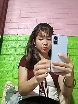 Snapshot of AmyLinee01 chatting on June 3, 2026, 11:24 am AmyLinee01 online show from June 3, 2026, 11:24 am