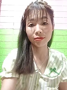 Snapshot of AmyLinee01 chatting on June 16, 2026, 12:08 pm AmyLinee01 online show from June 16, 2026, 12:08 pm