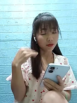 Snapshot of AmyLinee01 chatting on July 26, 2026, 11:17 am AmyLinee01 online show from July 26, 2026, 11:17 am