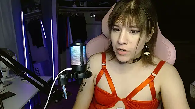 Snapshot of arianano04 chatting on March 21, 2026, 8:19 am arianano04 online show from March 21, 2026, 8:19 am