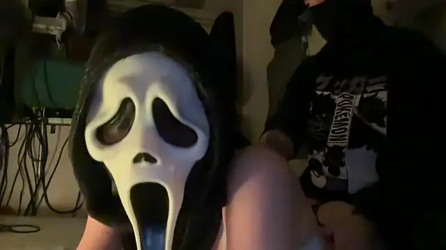 Snapshot of SilentScreamsVan- chatting on April 8, 2026, 8:53 pm SilentScreamsVan- online show from April 8, 2026, 8:53 pm