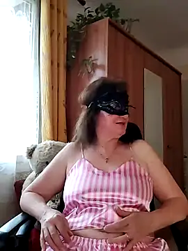 Snapshot of Chrismaturefrench chatting on March 28, 2026, 4:28 pm Chrismaturefrench online show from March 28, 2026, 4:28 pm