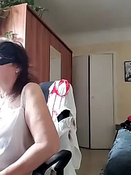 Snapshot of Chrismaturefrench chatting on March 29, 2026, 8:14 am Chrismaturefrench online show from March 29, 2026, 8:14 am