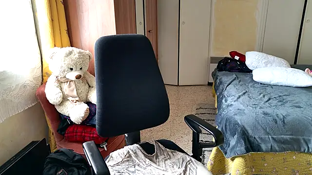 Snapshot of Chrismaturefrench chatting on April 19, 2026, 3:33 pm Chrismaturefrench online show from April 19, 2026, 3:33 pm