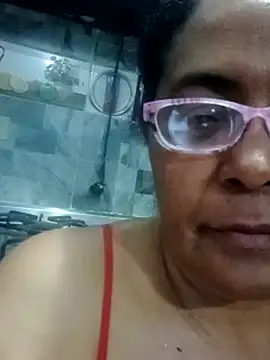 Snapshot of sexymomsn chatting on June 3, 2026, 12:24 am sexymomsn online show from June 3, 2026, 12:24 am