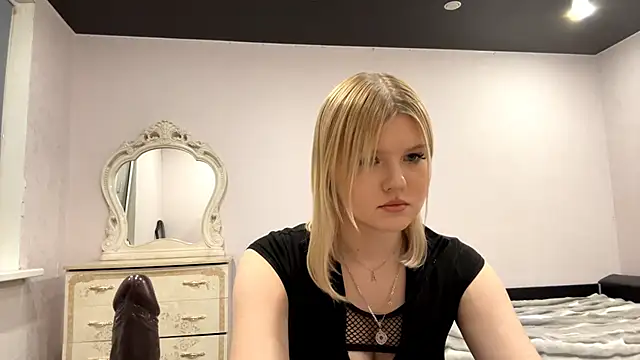 Snapshot of SweettAnny chatting on March 28, 2026, 5:56 pm SweettAnny online show from March 28, 2026, 5:56 pm