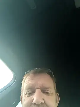 Notiesfuk online show from June 17, 2026, 8:32 pm