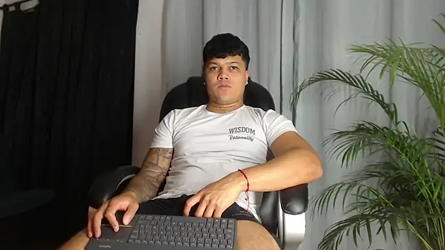 Snapshot of Pedro_x777 chatting on April 2, 2026, 1:25 am Pedro x777 online show from April 2, 2026, 1:25 am