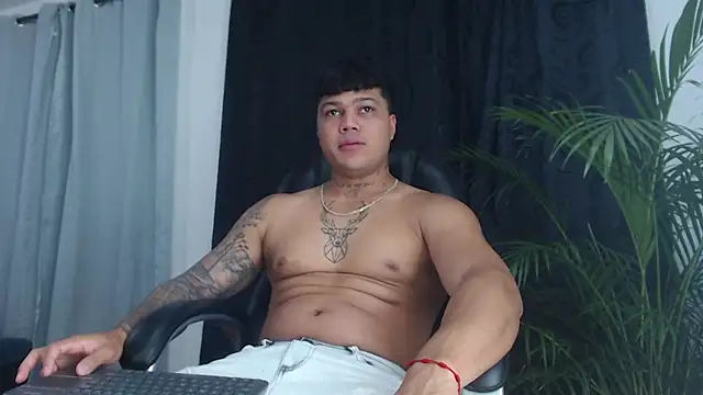 Snapshot of Pedro_x777 chatting on April 4, 2026, 5:38 am Pedro x777 online show from April 4, 2026, 5:38 am