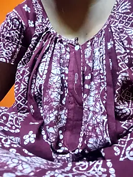 itz-priya online show from April 3, 2026, 9:24 pm