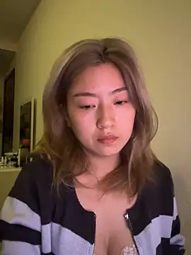 Olivia PINK0322 online show from May 12, 2026, 1:19 pm