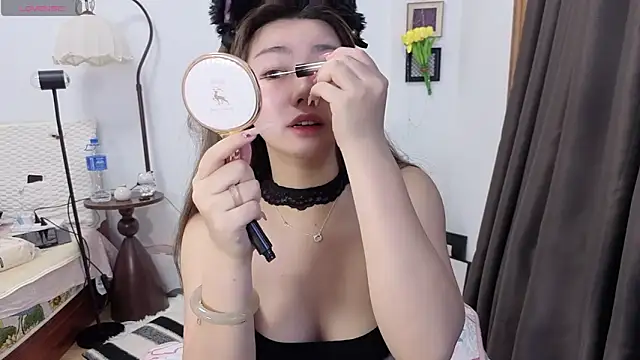 DAHLiA95 online show from May 7, 2026, 7:14 am