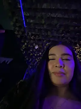 Snapshot of HaileyBiieber chatting on March 28, 2026, 2:22 am HaileyBiieber online show from March 28, 2026, 2:22 am