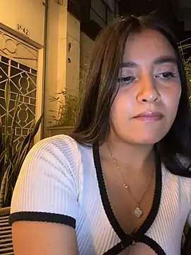 Snapshot of HaileyBiieber chatting on April 1, 2026, 11:57 pm HaileyBiieber online show from April 1, 2026, 11:57 pm