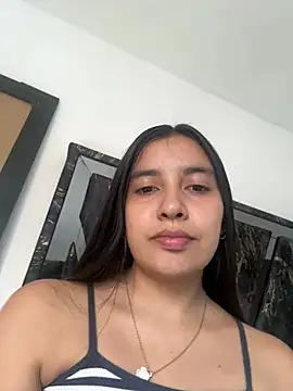 Snapshot of HaileyBiieber chatting on April 4, 2026, 9:12 pm HaileyBiieber online show from April 4, 2026, 9:12 pm