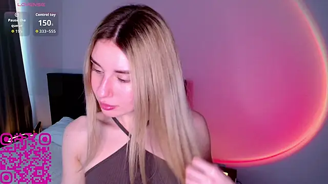 Snapshot of LulyDOLL chatting on April 26, 2026, 6:55 am LulyDOLL online show from April 26, 2026, 6:55 am