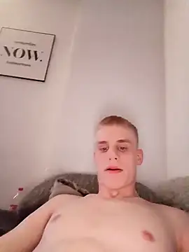 Snapshot of matthi898 chatting on April 10, 2026, 2:00 pm matthi898 online show from April 10, 2026, 2:00 pm