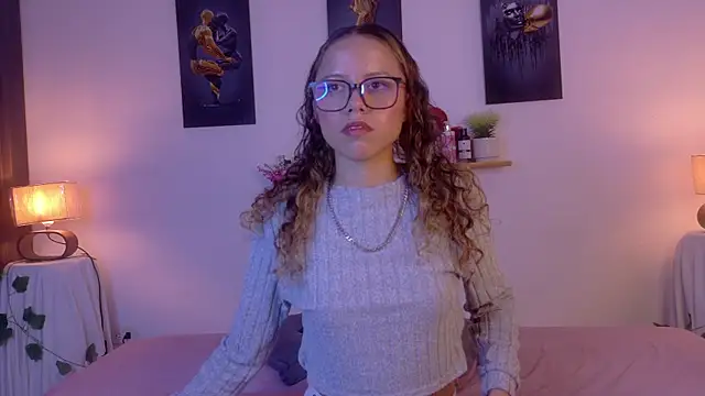 lia valmont 01 online show from June 18, 2026, 7:07 pm